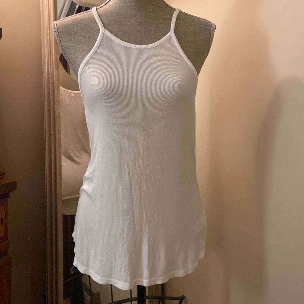 Splendid Perfect white tank size small 💕